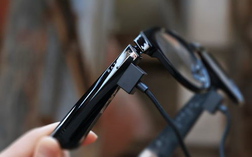 雷蛇天隼智能眼镜 是“低延迟护眼神器”，还是“鸡肋”的智能玩具？